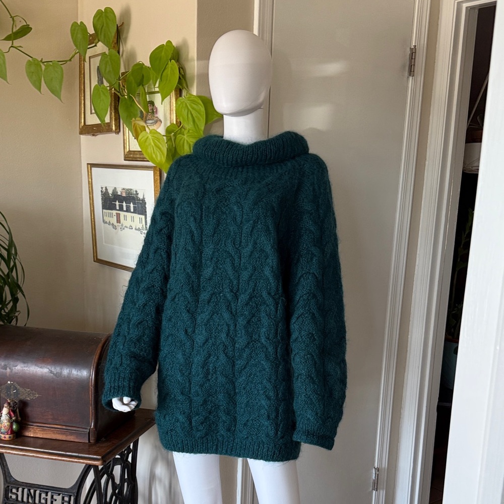 Handknitt Internationale Express Mohair Vintage 
Teal Cable Knit Sweater Size M